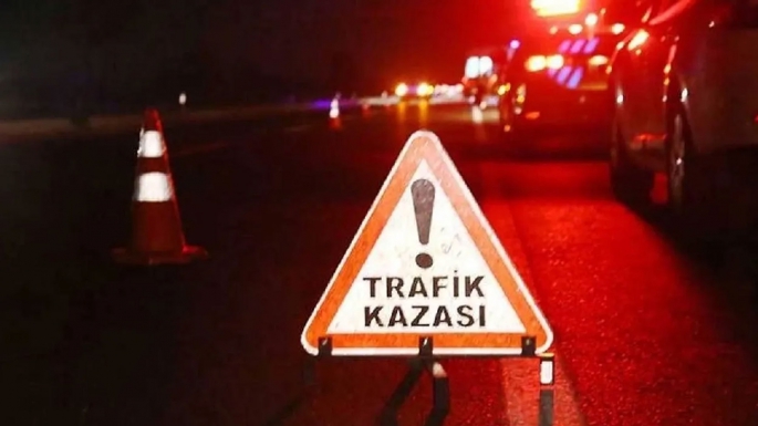 Alkollü sürücü gece yarısı kaza yaptı: 2 yaralı