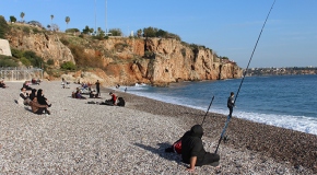 Antalyalılar kış güneşinin keyfini çıkardı