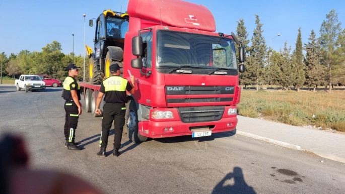 Polisin kamyon araçlara yönelik denetimleri sürüyor...