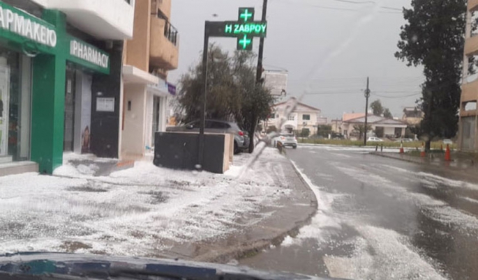 Sağanak yağmur yine Güney Kıbrıs'ı vurdu!