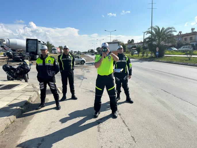 Trafik denetimlerinde 351 sürücü rapor edildi